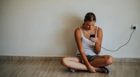 A química do vício em redes sociais: como a dopamina e a serotonina são ativadas