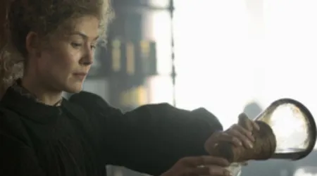 Marie Curie e seu Travesseiro Radioativo: Os Hábitos Perigosos da Pioneira do Rádio