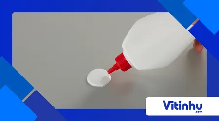 Fazendo cola com leite e vinagre