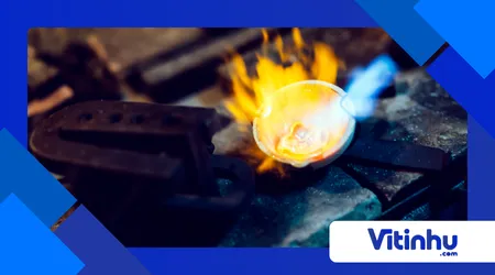 metal que derrete na mão