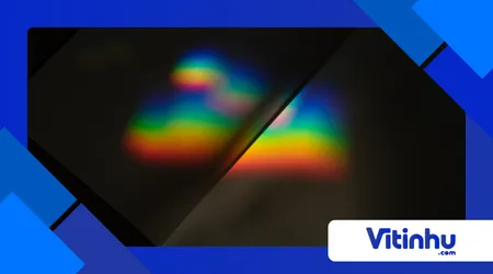 Luz UV caseira com papel celofane e lanterna