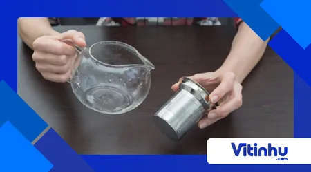 Demonstrar pressão atmosférica com uma lata e água quente